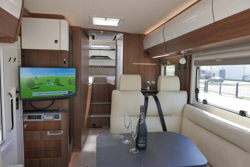 Hymer BMC-I 680 ModernComfort |Bovenkasjes | Levelsysteem | Dakairco | Zonnepanelen | 36