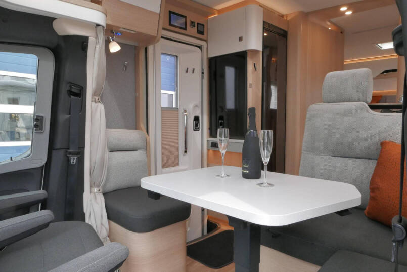 Hymer BMC-T 680 ModernComfort | AL-KO maxi | Enkele bedden | Alde verwarming | Zonnepanelen | 29