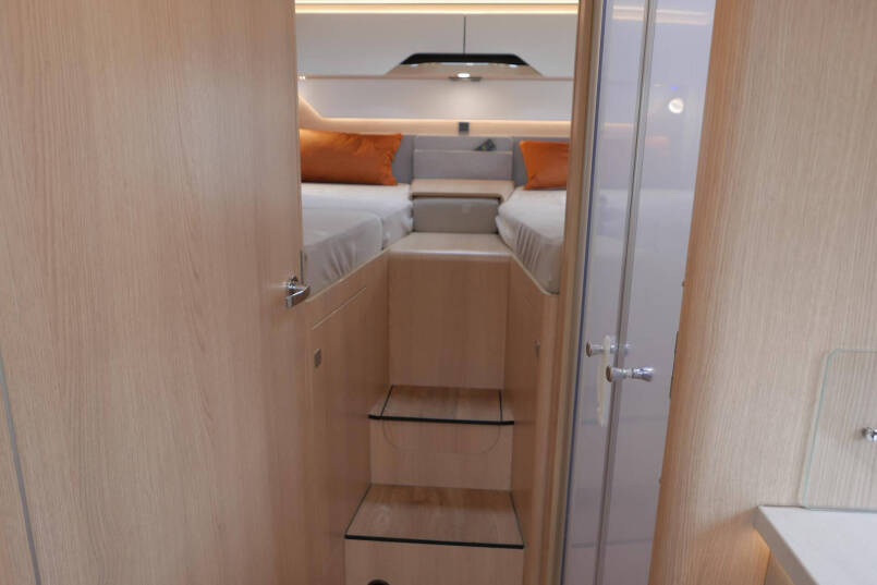 Hymer BMC-T 680 ModernComfort | AL-KO maxi | Enkele bedden | Alde verwarming | Zonnepanelen | 43