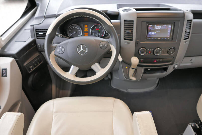 Hymer ML-I 580 | Mercedes | Bovenkastjes | Levelsysteem | 190 pk Automaat | 24