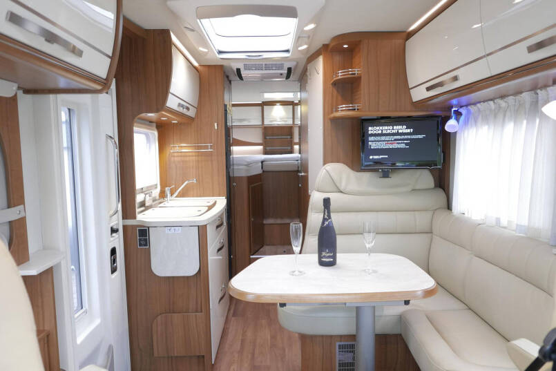 Hymer ML-I 580 | Mercedes | Bovenkastjes | Levelsysteem | 190 pk Automaat | 31