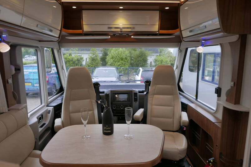 Hymer ML-I 580 | Mercedes | Bovenkastjes | Levelsysteem | 190 pk Automaat | 51