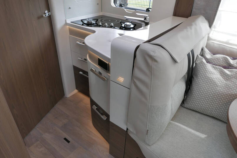 Hymer BML-I 790 MasterLine | 2024 | NIEUW | VOL OPTIE | direct leverbaar 44