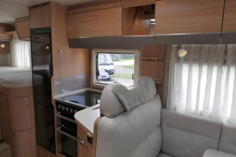 Hymer T 568 SL | Automaat | Maxi chassis | Enkele bedden | Grote schotel 31