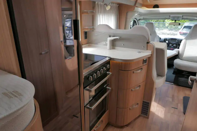 Hymer T 568 SL | Automaat | Maxi chassis | Enkele bedden | Grote schotel 48