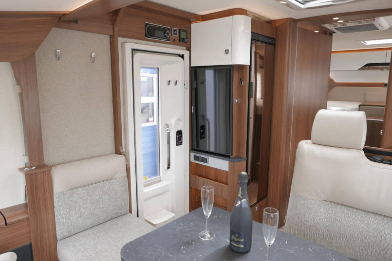 Hymer BMC-I 680 ModernComfort | Lithium | Levelsysteem | Airco 36