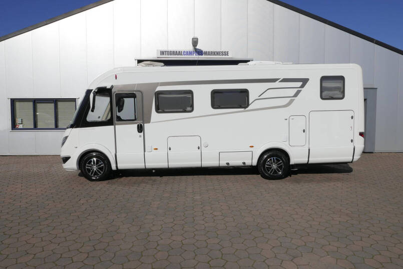 Hymer B-SL 704 SupremeLine 180 pk | Automaat | Levelsysteem| Enkele bedden | Hefbed | 2