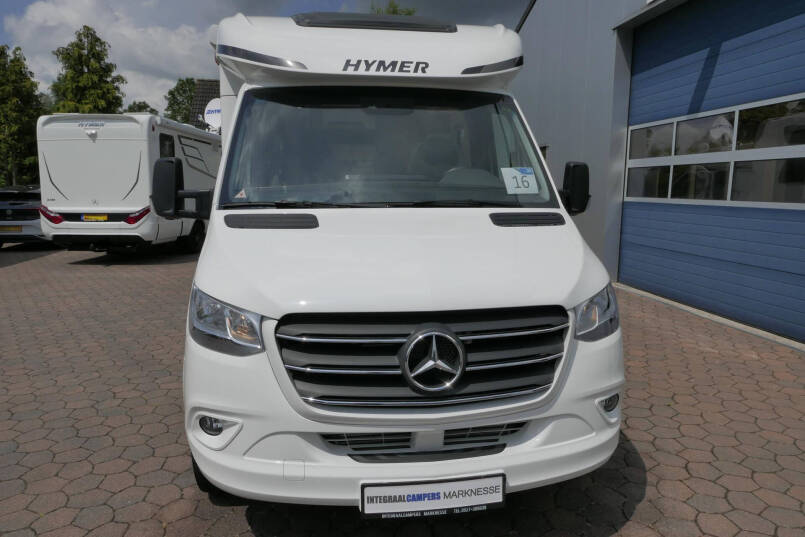 Hymer Tramp S 695 | Mercedes | Automaat | Levelsysteem | Queensbed 1