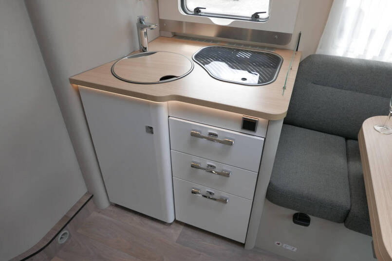 Hymer Tramp S 695 | Mercedes | Automaat | Levelsysteem | Queensbed 35