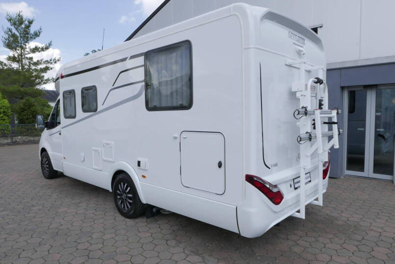 Hymer Tramp S 695 | Mercedes | Automaat | Levelsysteem | Queensbed 5