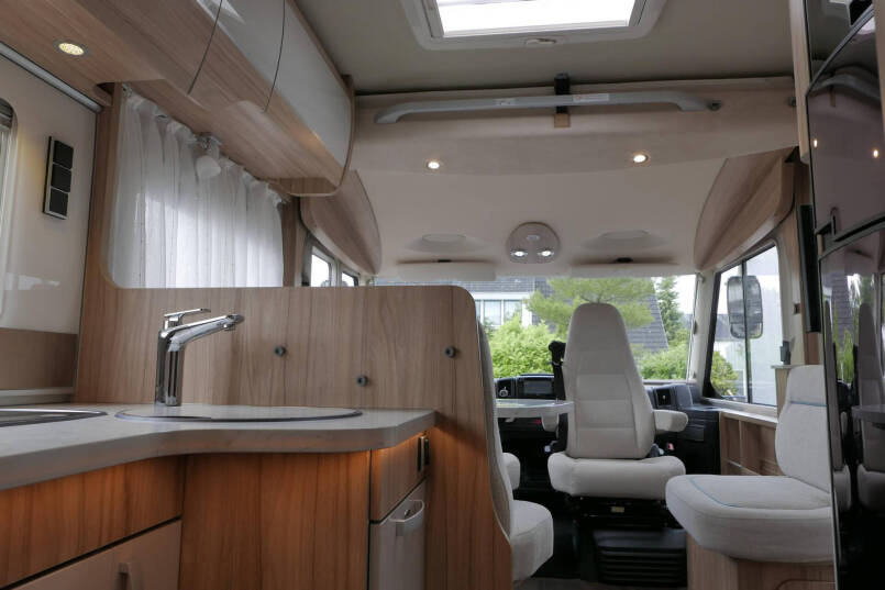 Hymer B 678 CL | 180 PK | Levelsysteem | Maxi chassis | Enkele bedden 54