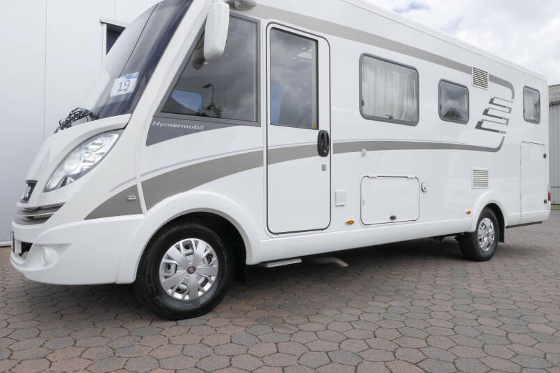 Hymer B 588 PL PremiumLine | 3.0 Automaat | AL-KO 4x luchtvering | Enkele bedden 10