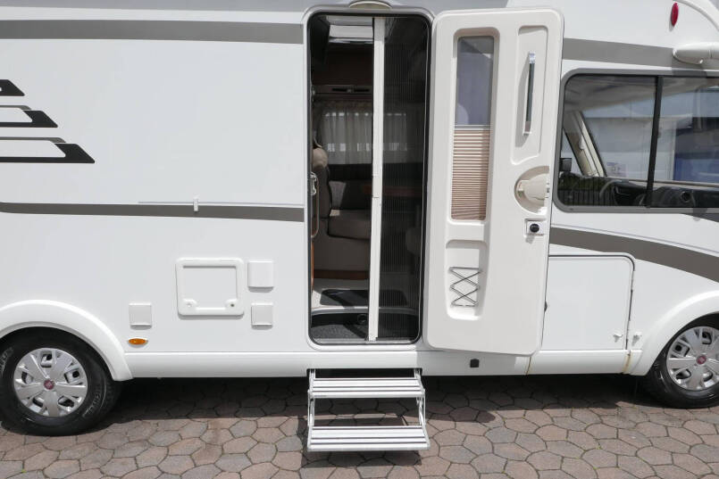 Hymer B 588 PL PremiumLine | 3.0 Automaat | AL-KO 4x luchtvering | Enkele bedden 15