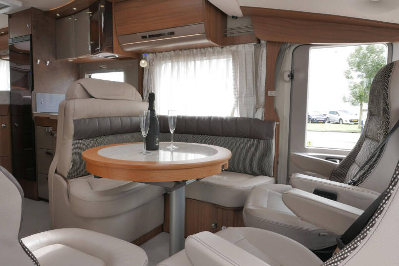 Hymer B 588 PL PremiumLine | 3.0 Automaat | AL-KO 4x luchtvering | Enkele bedden 27