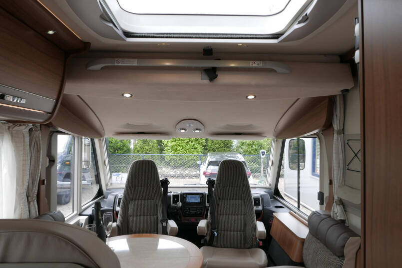 Hymer B 588 PL PremiumLine | 3.0 Automaat | AL-KO 4x luchtvering | Enkele bedden 51