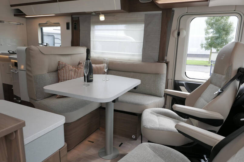 Hymer BML-I 780 MasterLine | Levelsysteem | Lithium | Airco | Enkele bedden 34