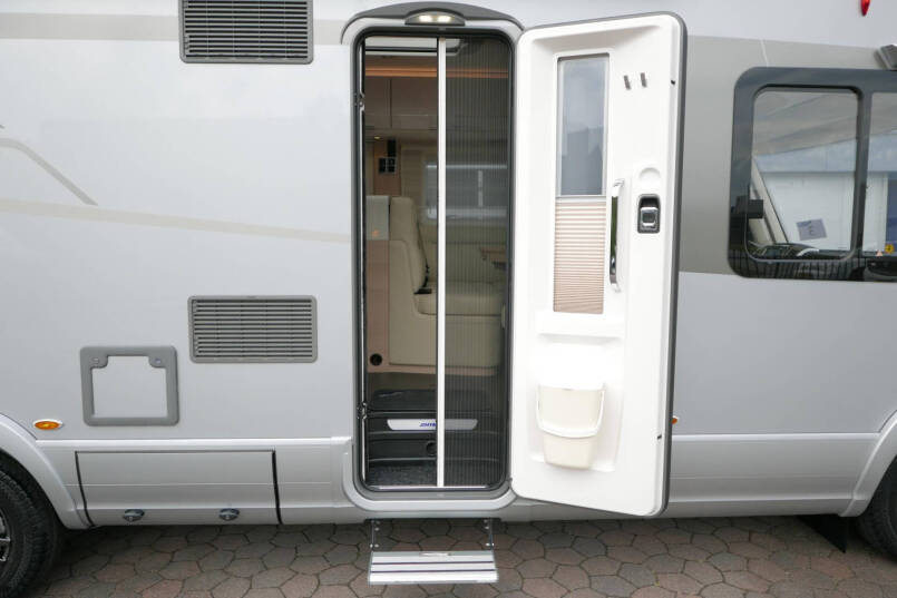 Hymer B-SL 704 Supremline | 180 pk | Automaat | Levelsysteem | Enkele bedden | Hefbed | 19