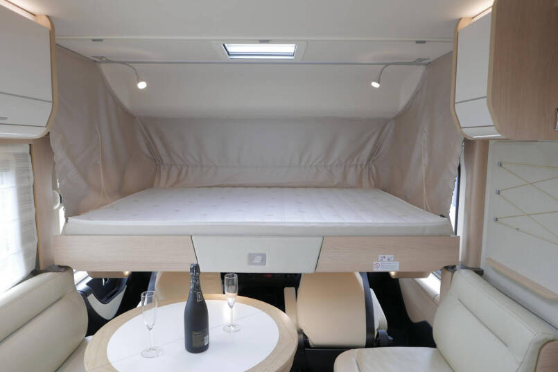 Hymer B-SL 704 Supremline | 180 pk | Automaat | Levelsysteem | Enkele bedden | Hefbed | 62