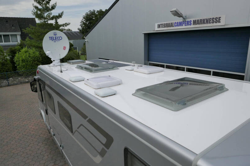 Hymer B-SL 704 Supremline | 180 pk | Automaat | Levelsysteem | Enkele bedden | Hefbed | 63