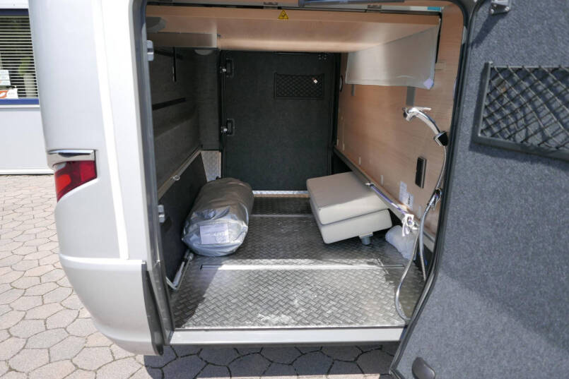 Hymer BML-I 790 MasterLine | Queensbed | Airco | Lithium | Hefbed | 12