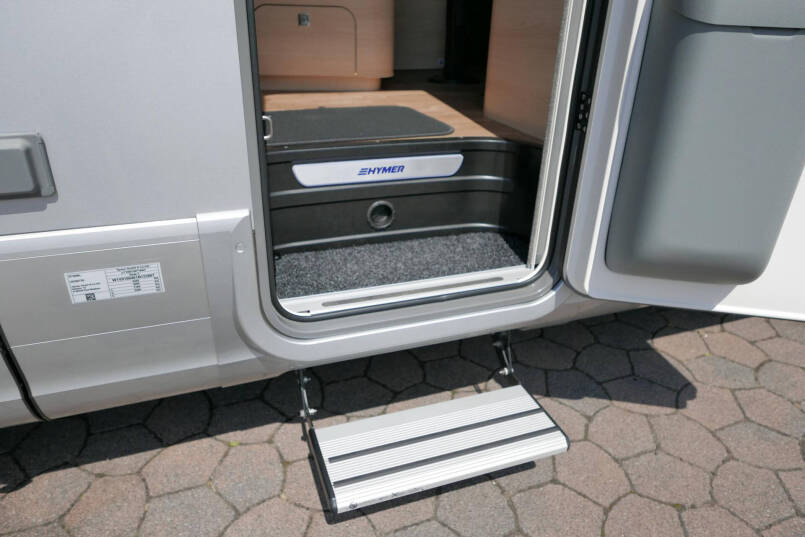 Hymer BML-I 790 MasterLine | Queensbed | Airco | Lithium | Hefbed | 18