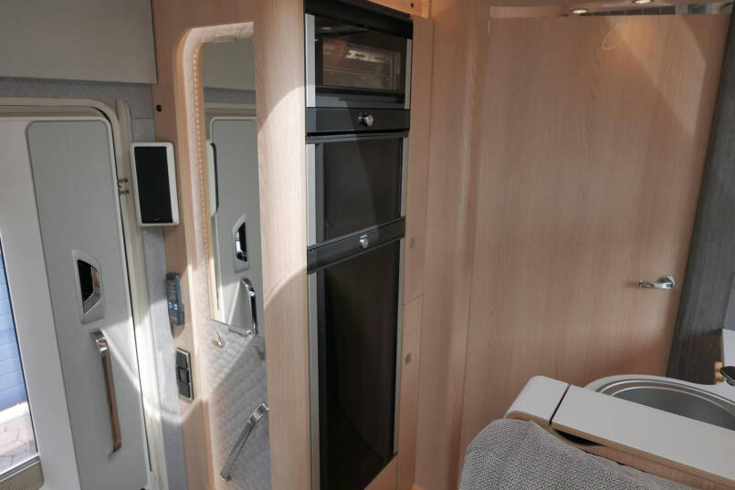 Hymer BML-I 790 MasterLine | Queensbed | Airco | Lithium | Hefbed | 38