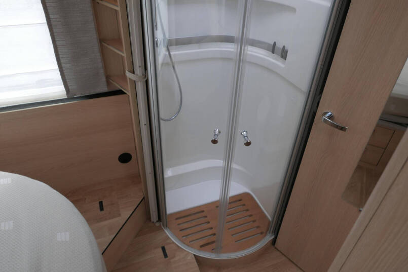 Hymer BML-I 790 MasterLine | Queensbed | Airco | Lithium | Hefbed | 55