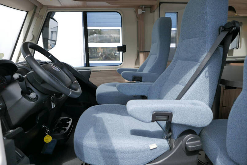 Hymer Exsis-I 588 Crystal Zilver Hymer  Exsis-I 588 Crystal Zilver | Automaat | Bovenkastjes | Vol Optie 21