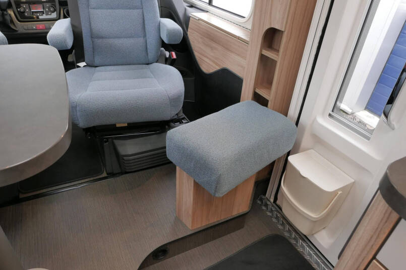 Hymer Exsis-I 588 Crystal Zilver Hymer  Exsis-I 588 Crystal Zilver | Automaat | Bovenkastjes | Vol Optie 29