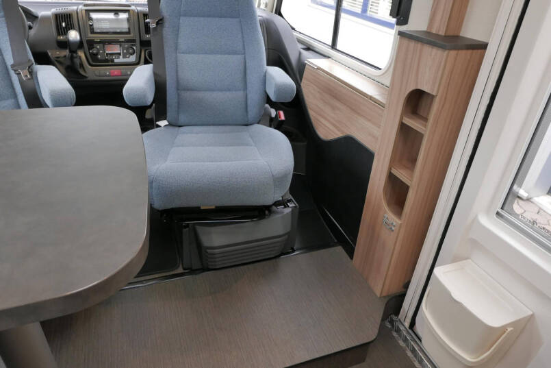 Hymer Exsis-I 588 Crystal Zilver Hymer  Exsis-I 588 Crystal Zilver | Automaat | Bovenkastjes | Vol Optie 30