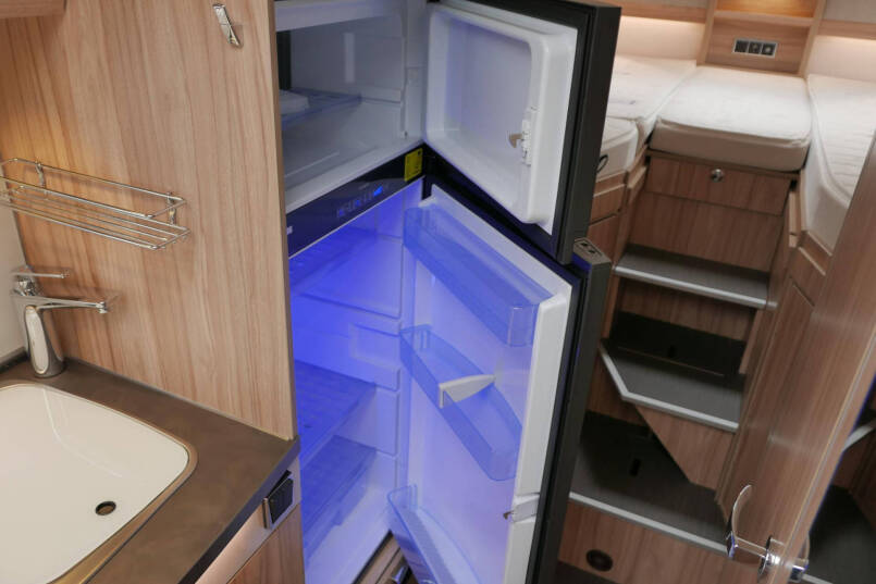 Hymer Exsis-I 588 Crystal Zilver Hymer  Exsis-I 588 Crystal Zilver | Automaat | Bovenkastjes | Vol Optie 37
