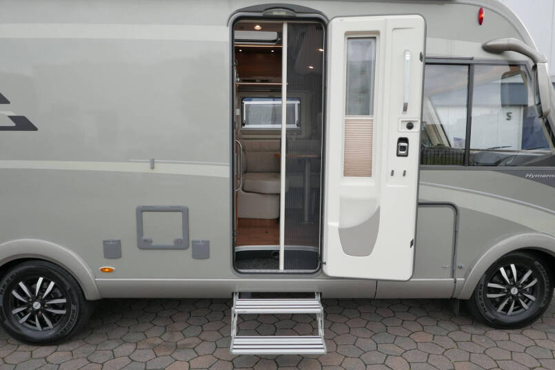 Hymer B 568 PL PremiumLine | 180 Automaat | Levelsysteem | 7 Meter 8