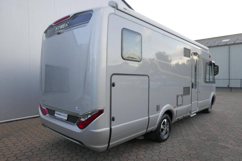 Hymer B-SL 704 SupremeLine | 180 pk | Automaat | Levelsysteem | Enkele bedden | Hefbed | 11