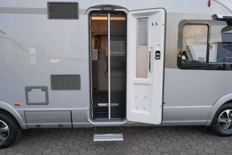 Hymer B-SL 704 SupremeLine | 180 pk | Automaat | Levelsysteem | Enkele bedden | Hefbed | 19