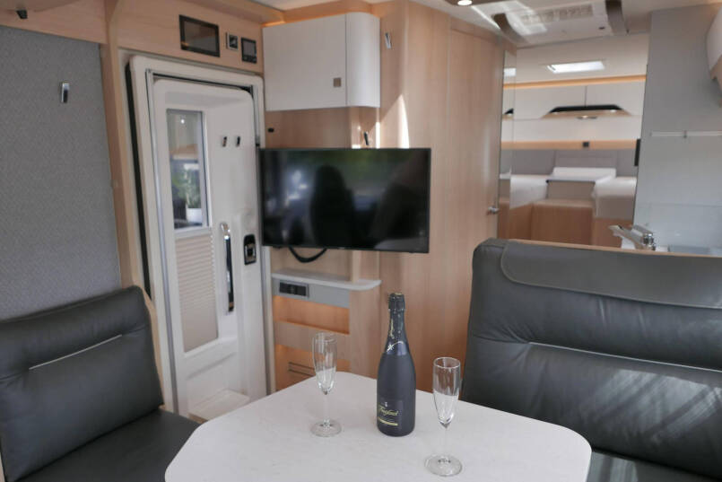 Hymer BMC-I 600 WhiteLine | Levelsysteem | Lithium | Airco | Mercedes | 33