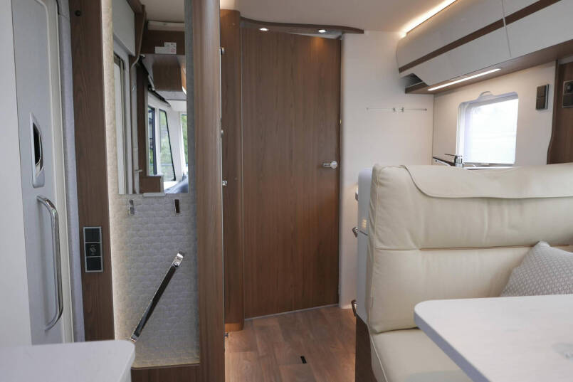 Hymer BML-I 780 MasterLine | Levelsysteem | ALDE | Omvormer | Schotel | Leer 40