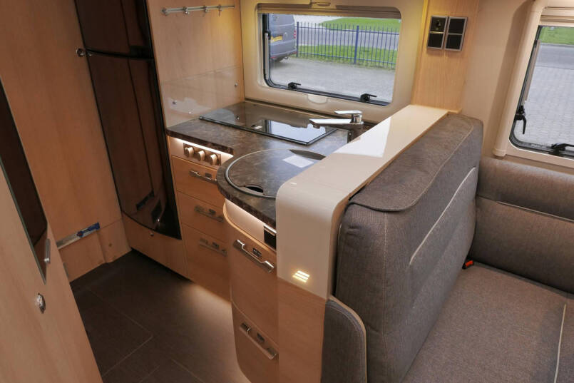 Hymer B-SL 674 SupremeLine | 180 pk Automaat | Levelsysteem | Alde | 36