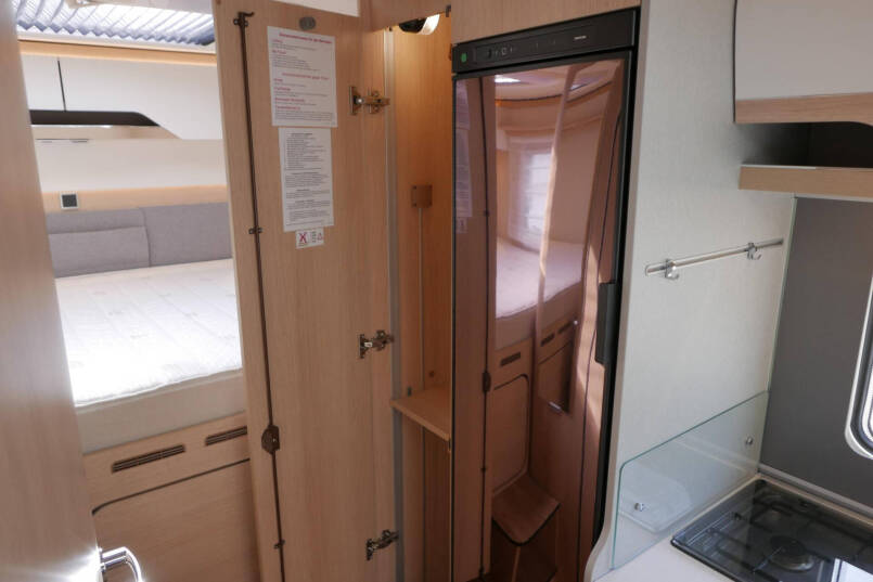 Hymer BMC-I 550 ModernComfort | Mercedes | Hefbed | Dwarsbed | 37