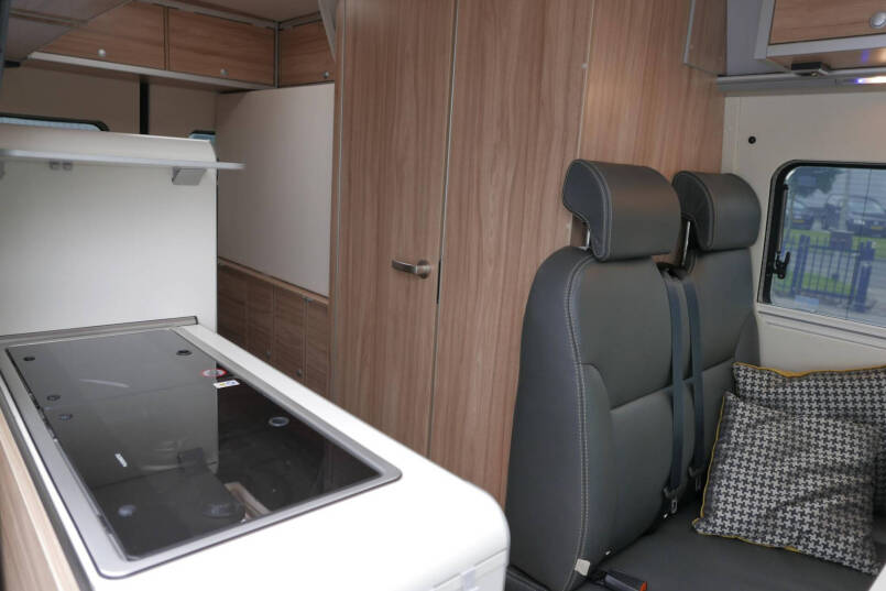 Hymer Grand Canyon S 4X4  | AMG | 190 PK automaat | Lithium | Leer 26