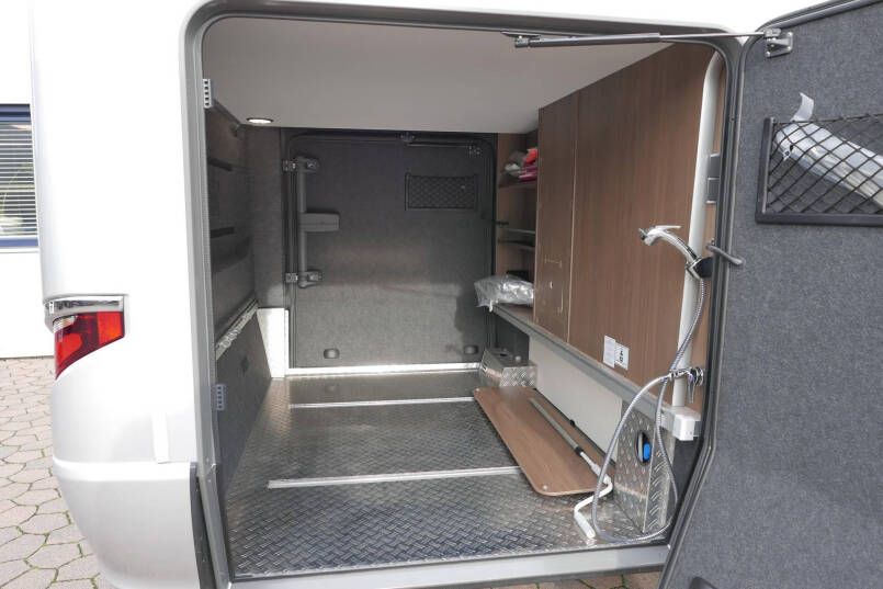 Hymer BML-I 780 MasterLine | Enkele bedden | 5 Persoons | Levelsysteem | Lithium | 2023 | 13