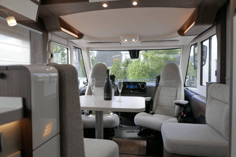 Hymer BML-I 780 MasterLine | Luchtvering | Levelsysteem | Lithium | 5 Persoons 28