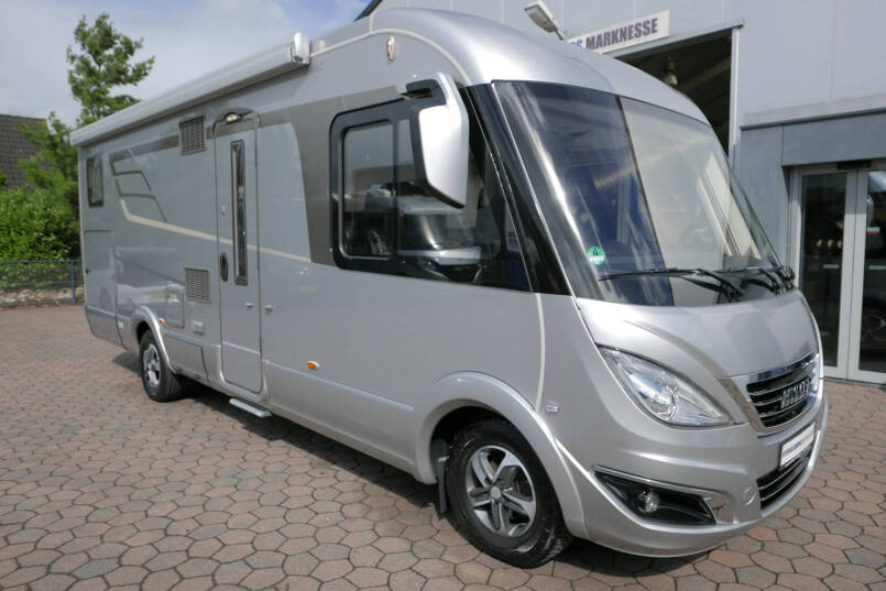 Hymer B-SL 704 SupremeLine | 180 pk | Automaat | Bovenkastjes | Levelsysteem | Enkele bedden | 3