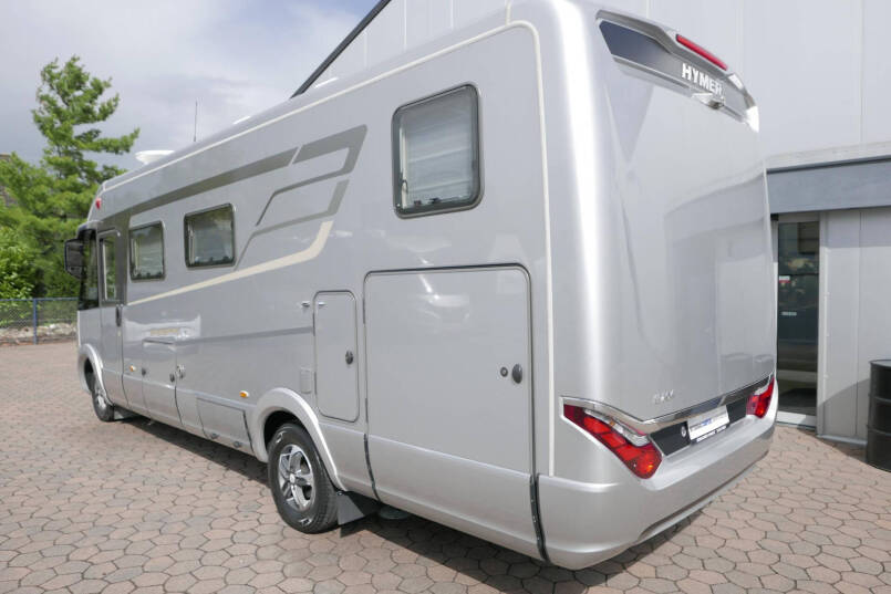 Hymer B-SL 704 SupremeLine | 180 pk | Automaat | Bovenkastjes | Levelsysteem | Enkele bedden | 5