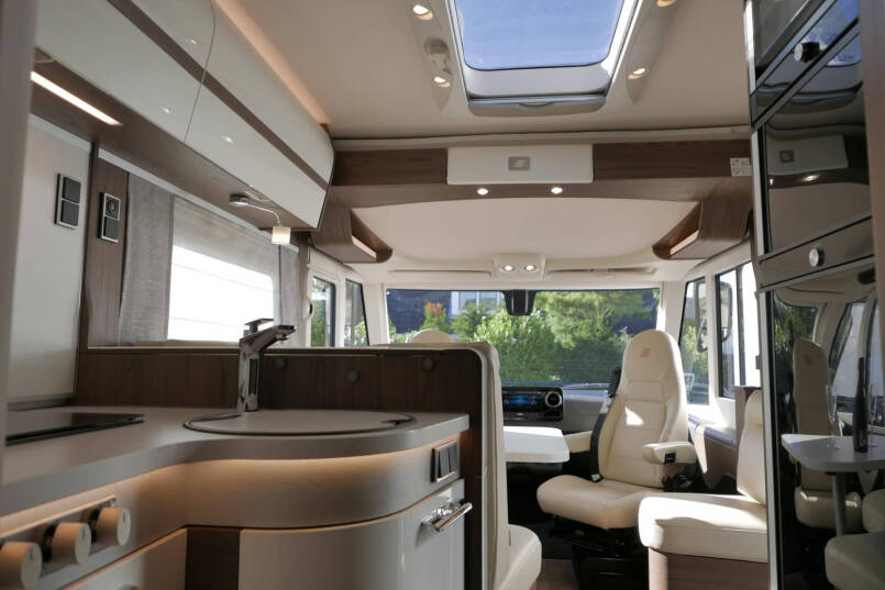 Hymer BML-I 790 MasterLine | Queensbed | Levelsysteem | Hefbed | Lithium | 66