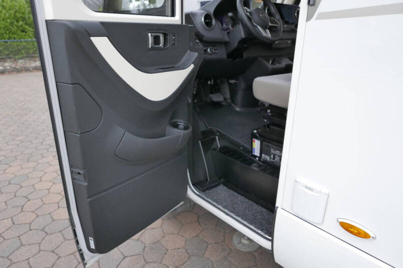 Hymer BMC-I 680 ModernComfort | Bovenkastjes | Levelsysteem | Alde 21