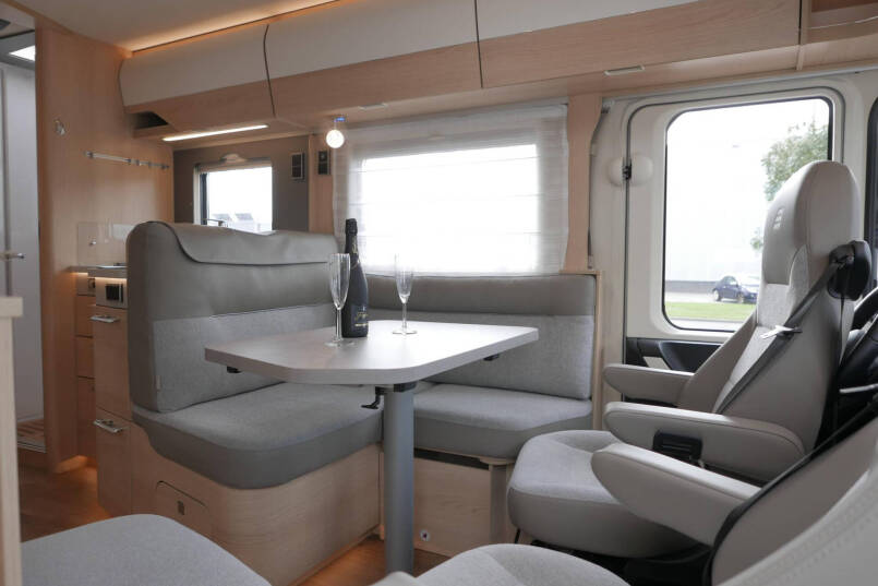 Hymer BMC-I 680 ModernComfort | Bovenkastjes | Levelsysteem | Alde 30