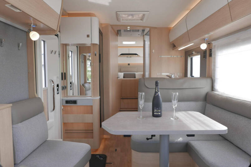 Hymer BMC-I 680 ModernComfort | Bovenkastjes | Levelsysteem | Alde 33