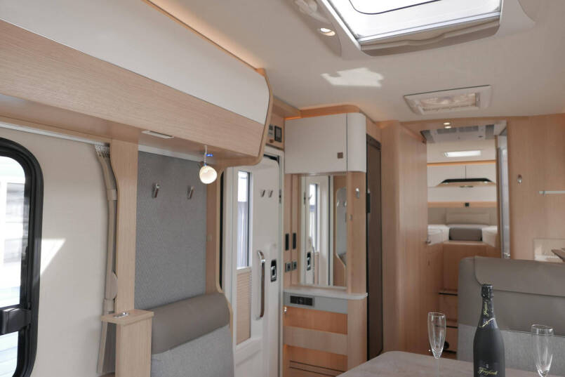 Hymer BMC-I 680 ModernComfort | Bovenkastjes | Levelsysteem | Alde 34