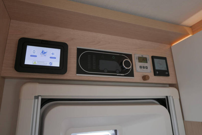 Hymer BMC-I 680 ModernComfort | Bovenkastjes | Levelsysteem | Alde 36