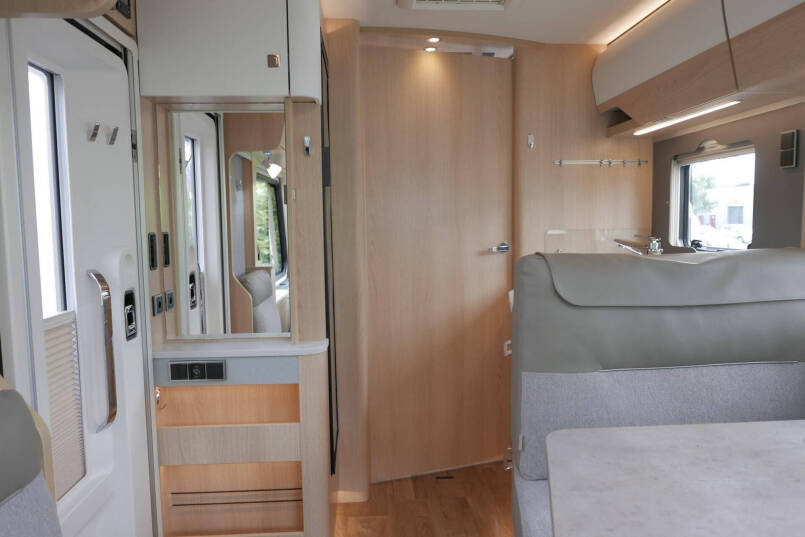 Hymer BMC-I 680 ModernComfort | Bovenkastjes | Levelsysteem | Alde 39